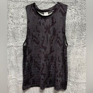 EUC Zyia Camo Chill Muscle Tank sz M